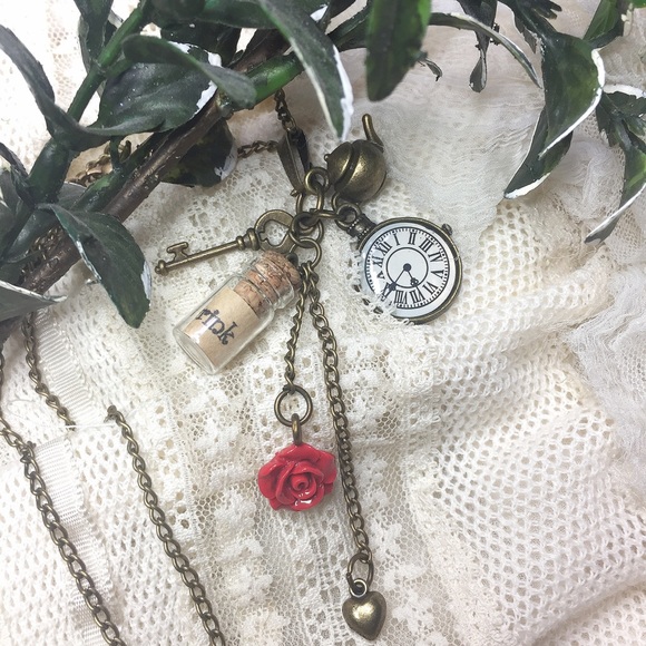 Last one! "Drink Me" necklace - Picture 3 of 4